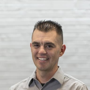 Headshot of Victor Kuhns